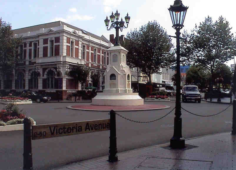 Victoria-Ave.